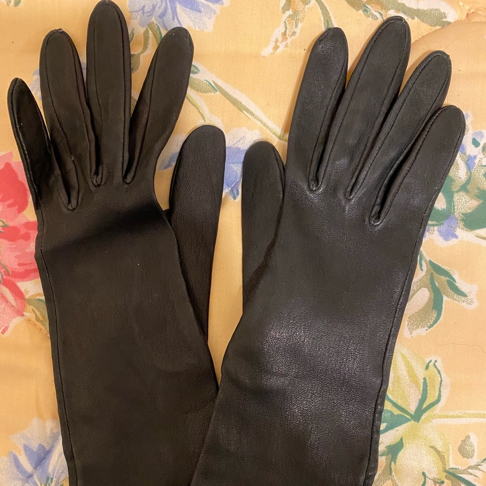 NWOT Burberry Gloves